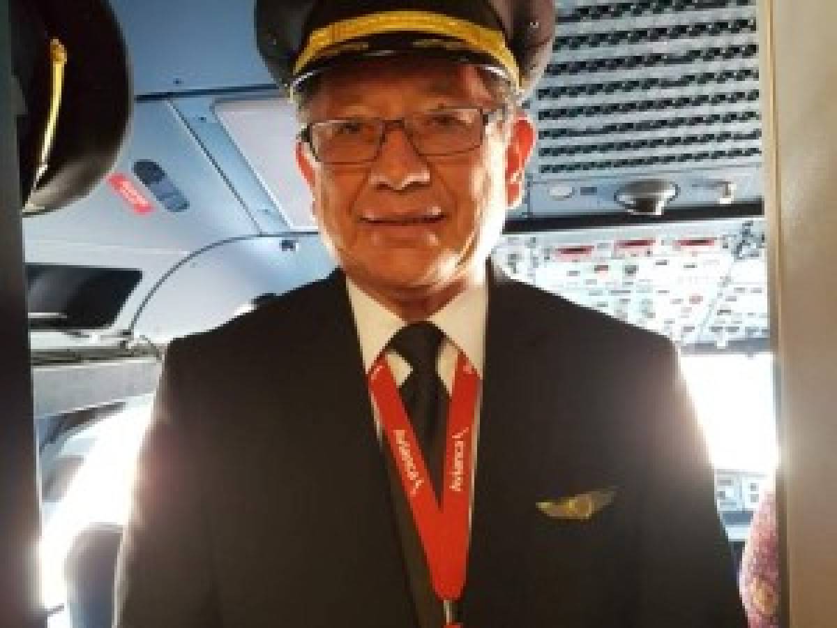 A bordo del vuelo 442 de Avianca, la despedida de un piloto