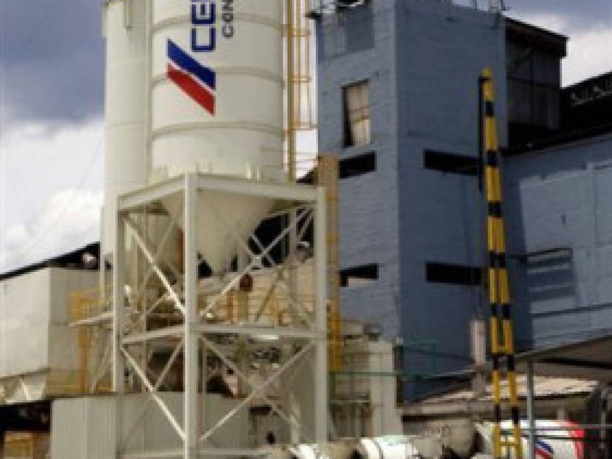 Cemex se derrumba 16,22% por perspectivas de su deuda