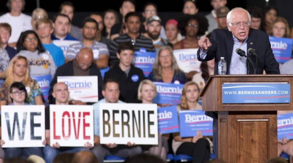 Sanders y Trump, candidatos anti-establishment que ganan votantes