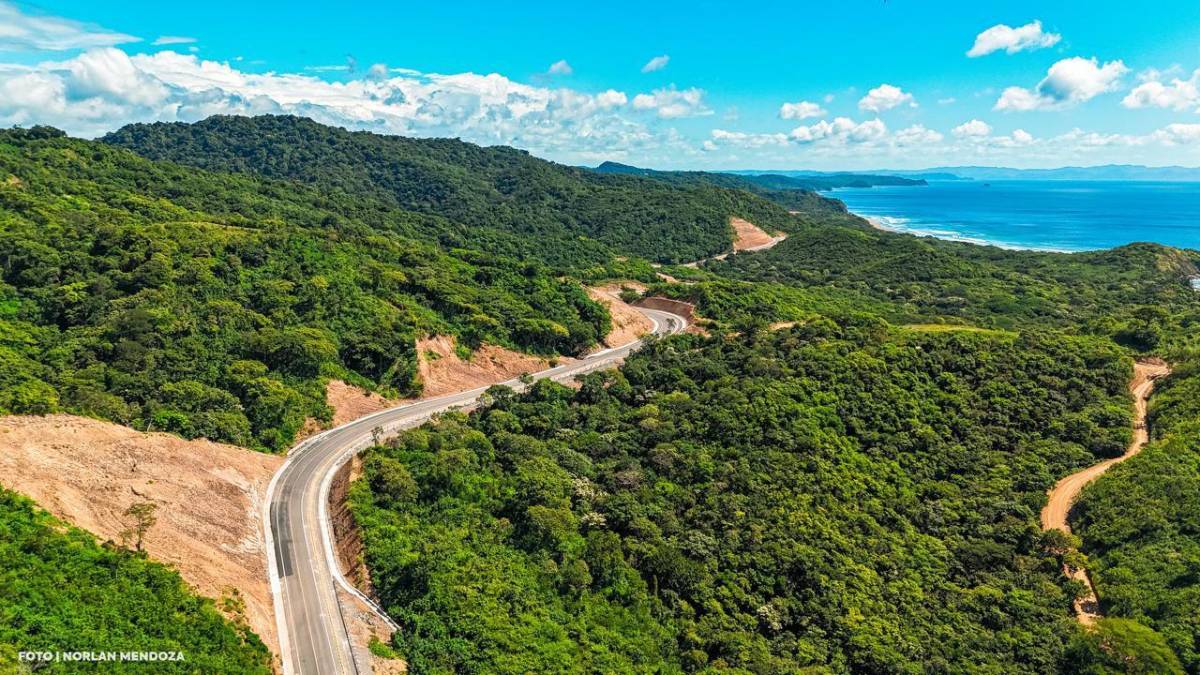 Nicaragua inaugura carretera en costa del Pacífico para promover el turismo