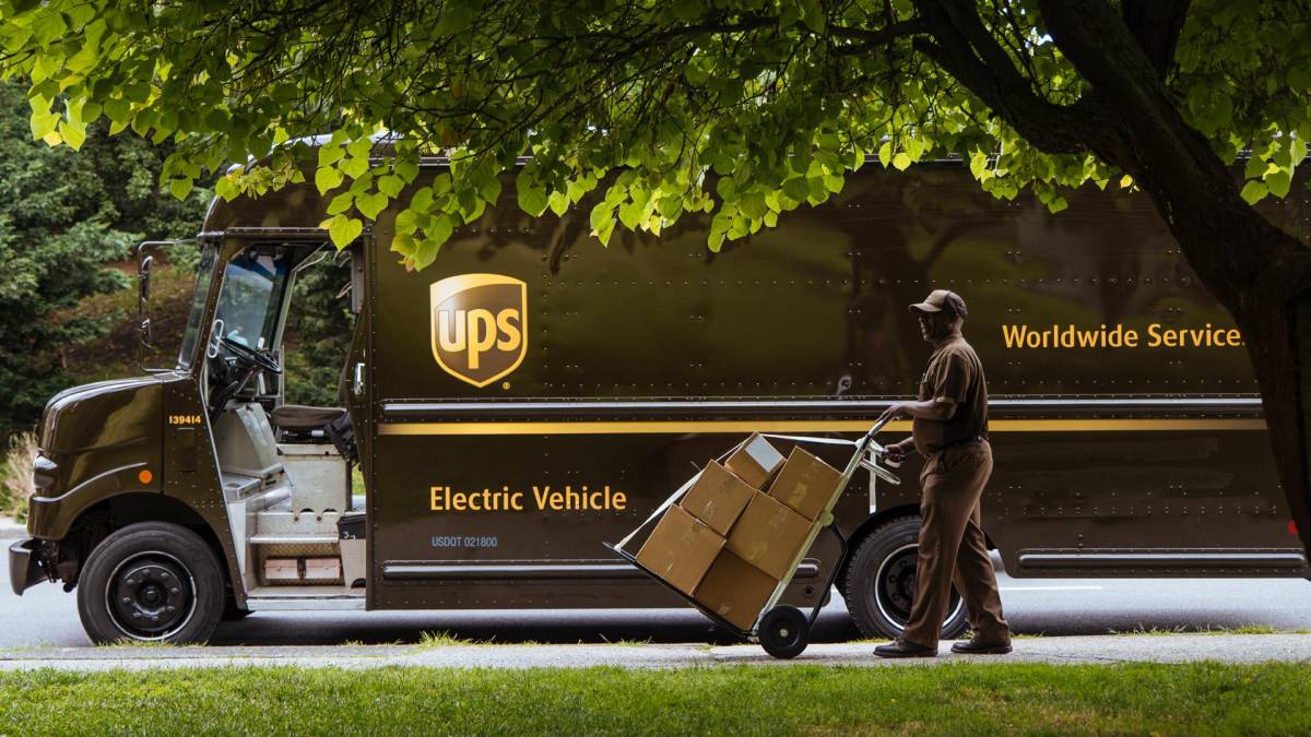 UPS despedirá a unos 20.000 empleados por reducción en entregas