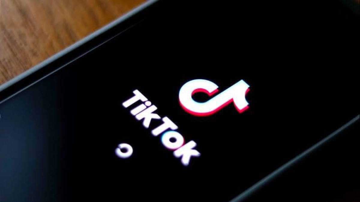 TikTok se inunda de teorías conspirativas con inteligencia artificial