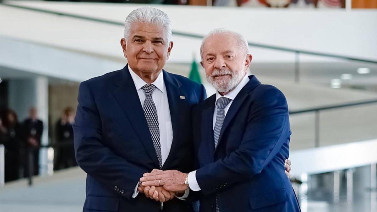 Presidente de Panamá es recibido por Lula en Brasilia con honores de Estado