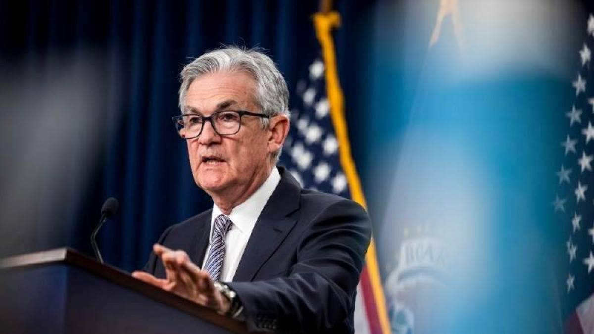 Presidente de la Fed señala que es 'prematuro' especular con recortes de tasas