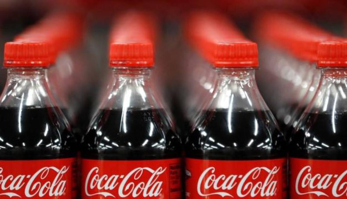 ¿Coca-Cola busca boicotear el Super Bowl si actúa Bad Bunny? Esto dice su CEO