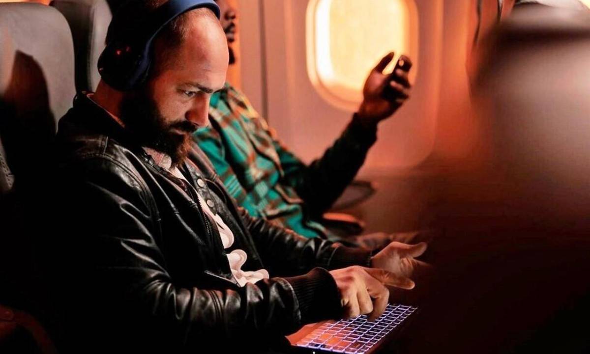 Evite que roben su información mediante falsas redes WiFi en vuelos