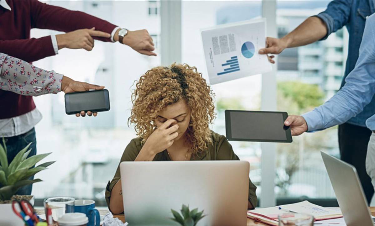 Cuatro de cada diez empleados está revisando correos desde las 6 a.m., según estudio