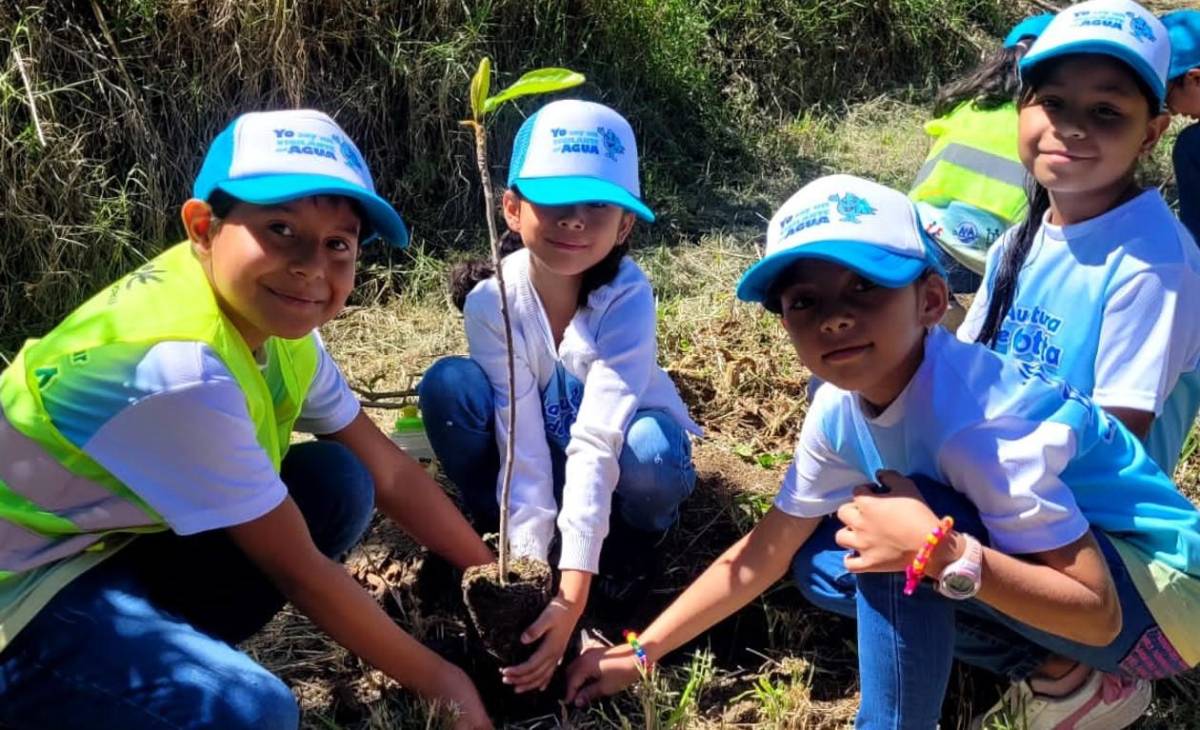 Empresa EBI de Costa Rica refuerza su compromiso con apoyo a las comunidades