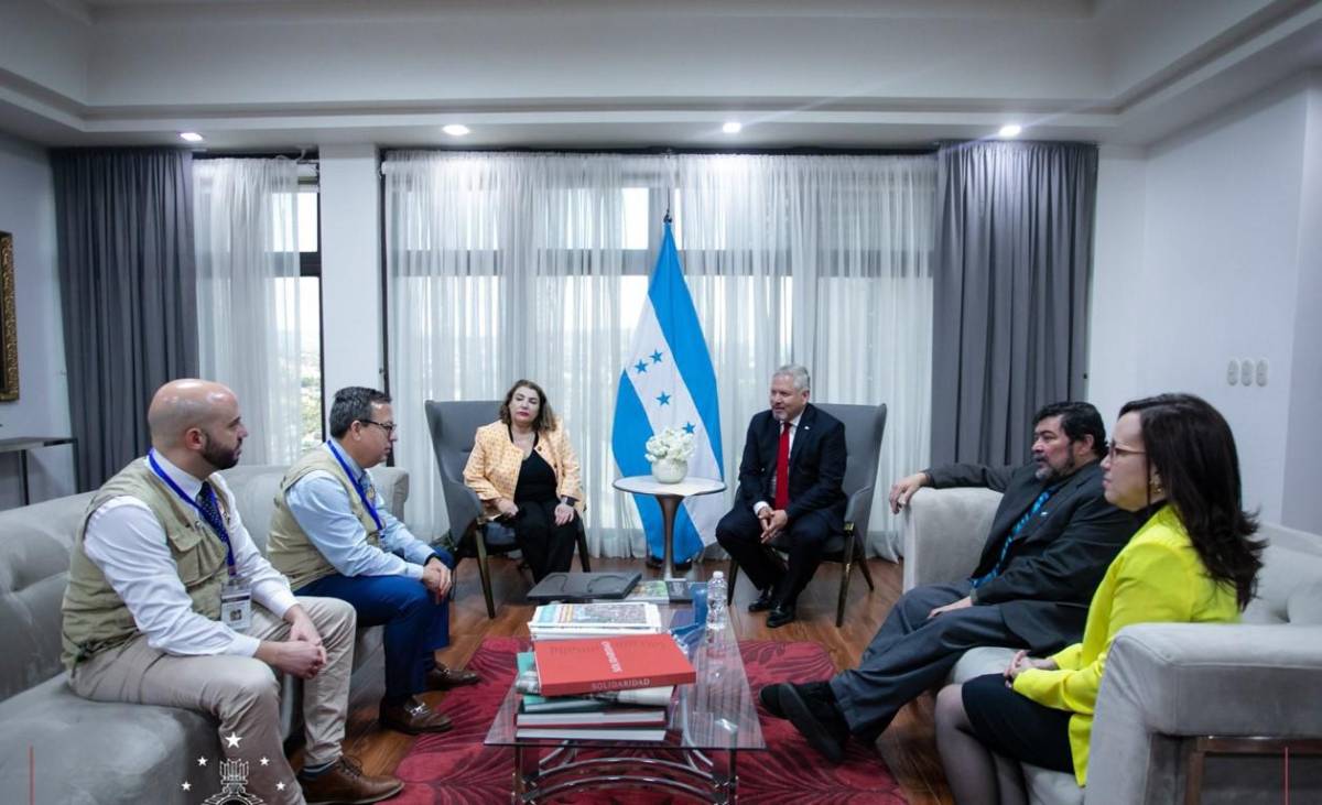 Honduras y la OEA firman acuerdo para la observación de elecciones primarias