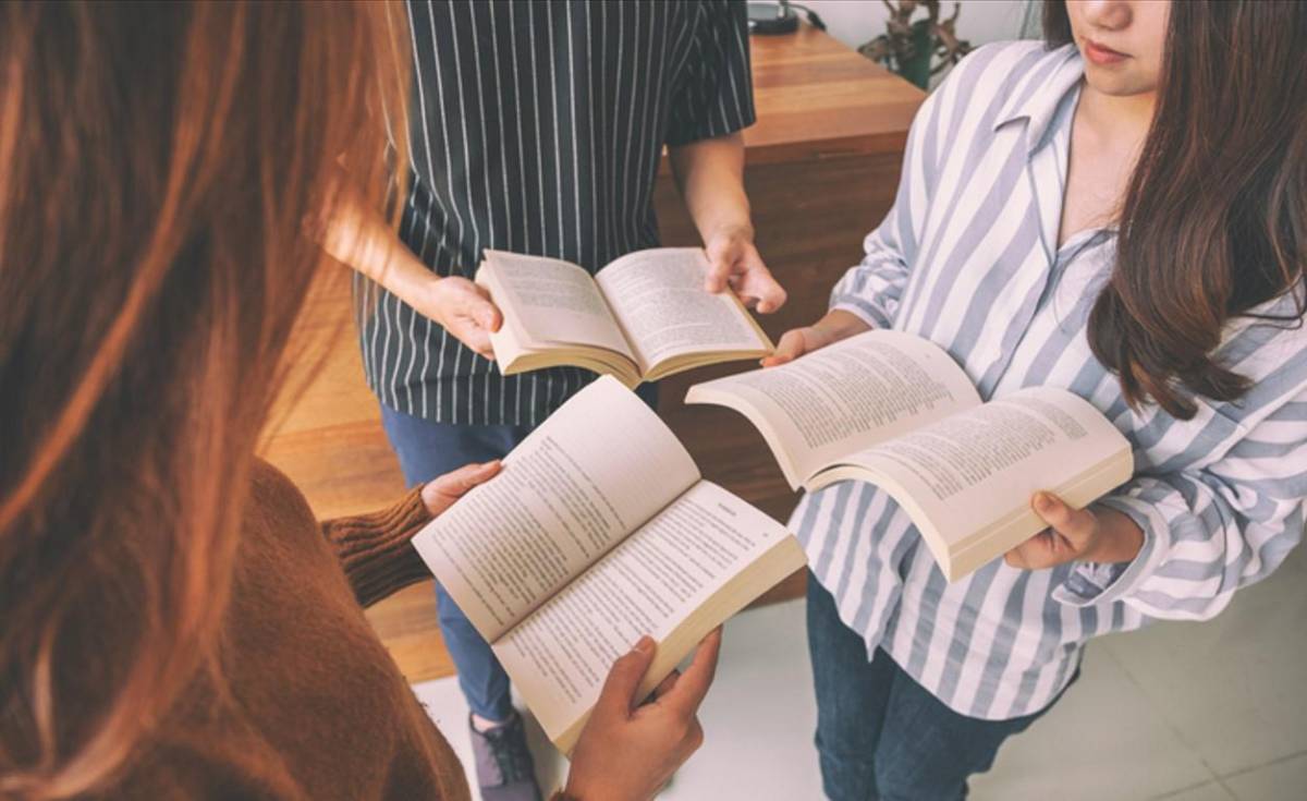 La palabra del año en inglés: ‘Demure’, el estilo recatado viral