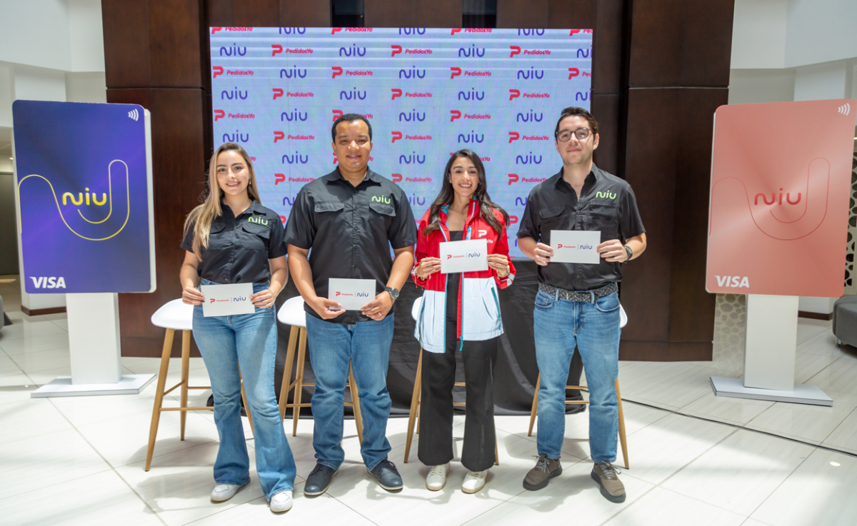 Salvadoreños pueden pedir la tarjeta de débito Niu mediante PedidosYa