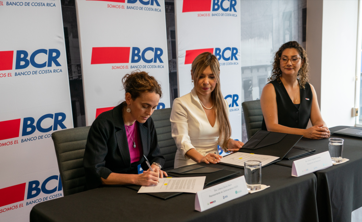 Banco de Costa Rica y GGGI sellan alianza para desarrollo de un bono temático