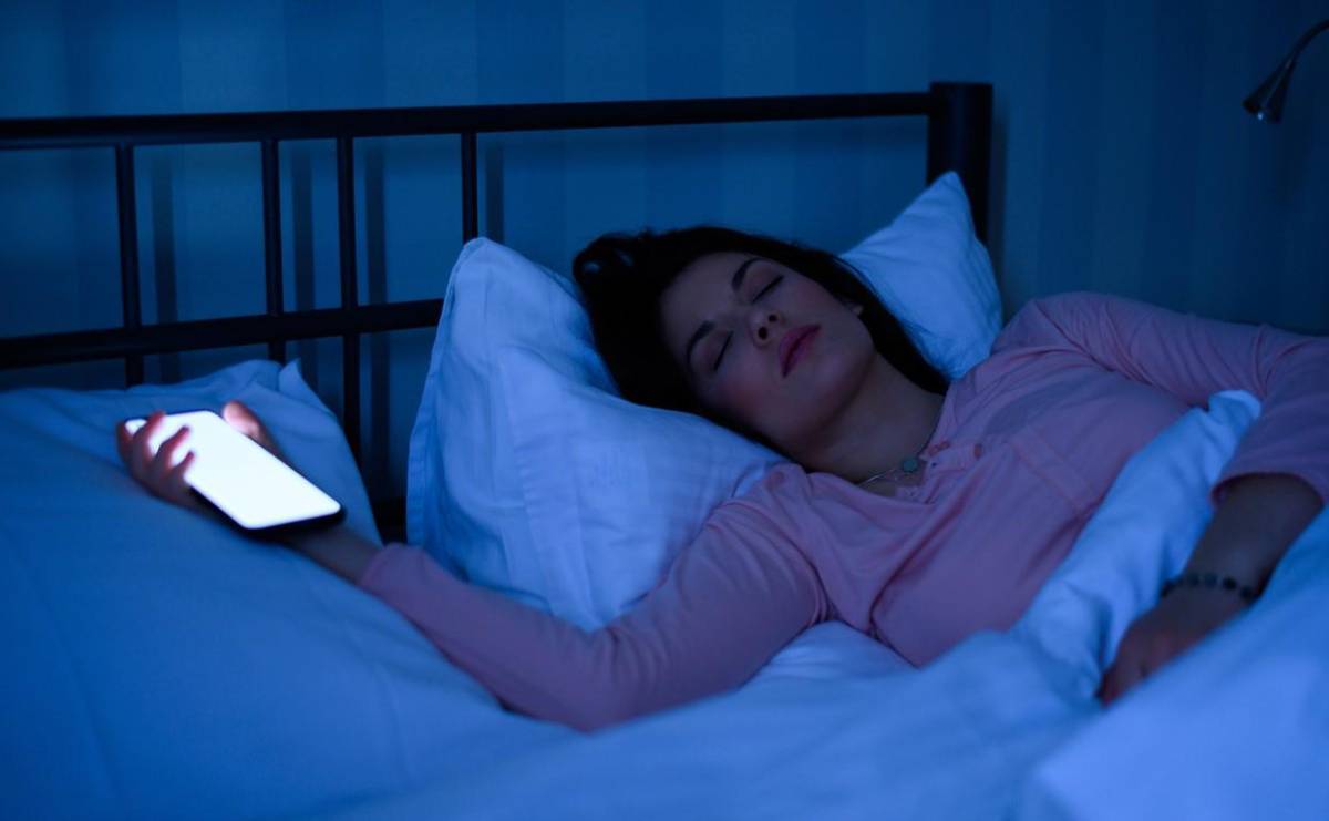 ¿Siente que descansa con 4-6 horas de sueño? La explicación está en la genética