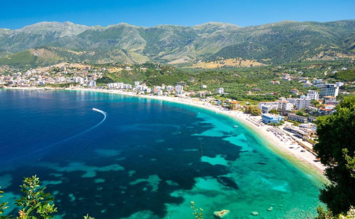 Albania busca en América Latina trabajadores para su creciente sector turístico