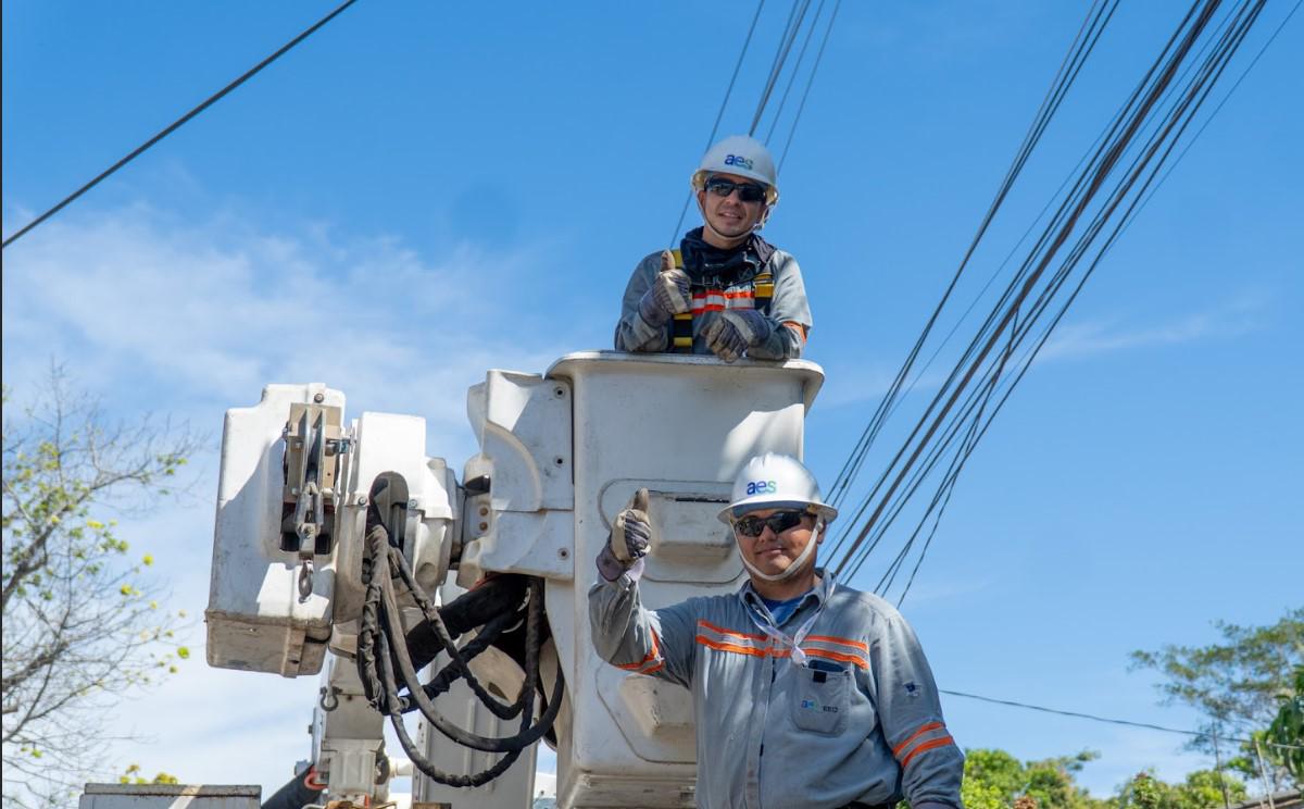 AES El Salvador invirtió US$ 3,4 millones en 2023 para expandir el servicio de energía en comunidades