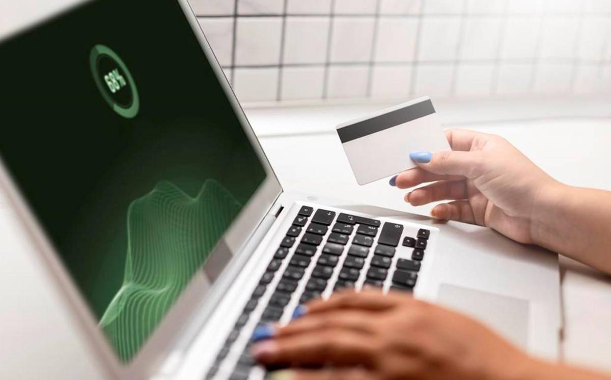 Recomendaciones para compras en línea seguras durante la temporada de fin de año