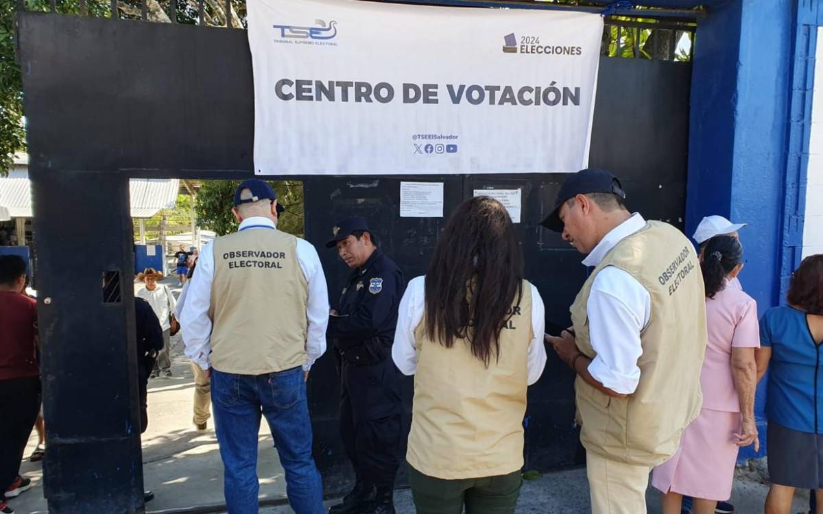 El Salvador realiza elecciones municipales, último eslabón del poder de Bukele