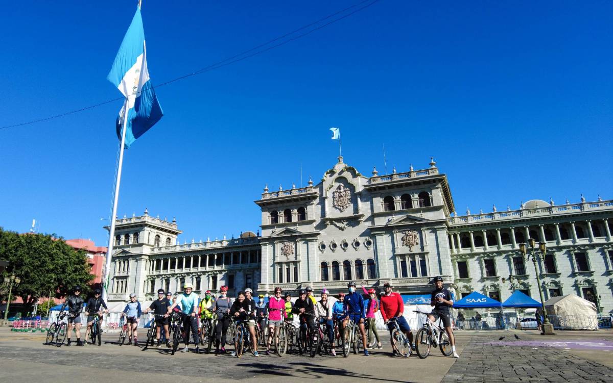 Jóvenes guatemaltecos impulsan el turismo nacional