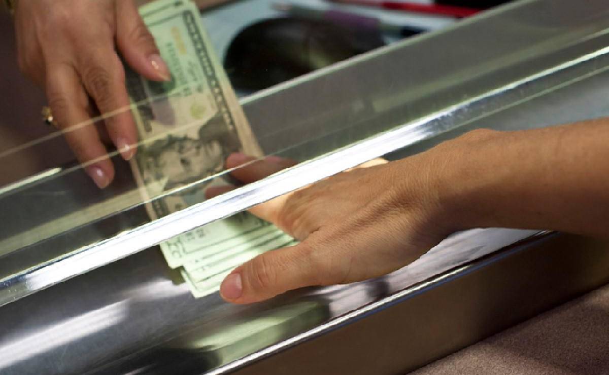 <i>Las remesas procedentes desde Estados Unidos, donde residen alrededor de 1,8 millones de hondureños, constituyen uno de los principales pilares de la economía de Honduras. Foto de iStock</i>