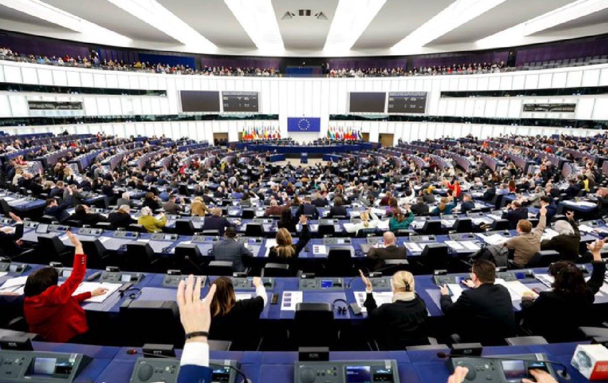 Parlamento Europeo pide sanciones por 'intento de golpe' en Guatemala