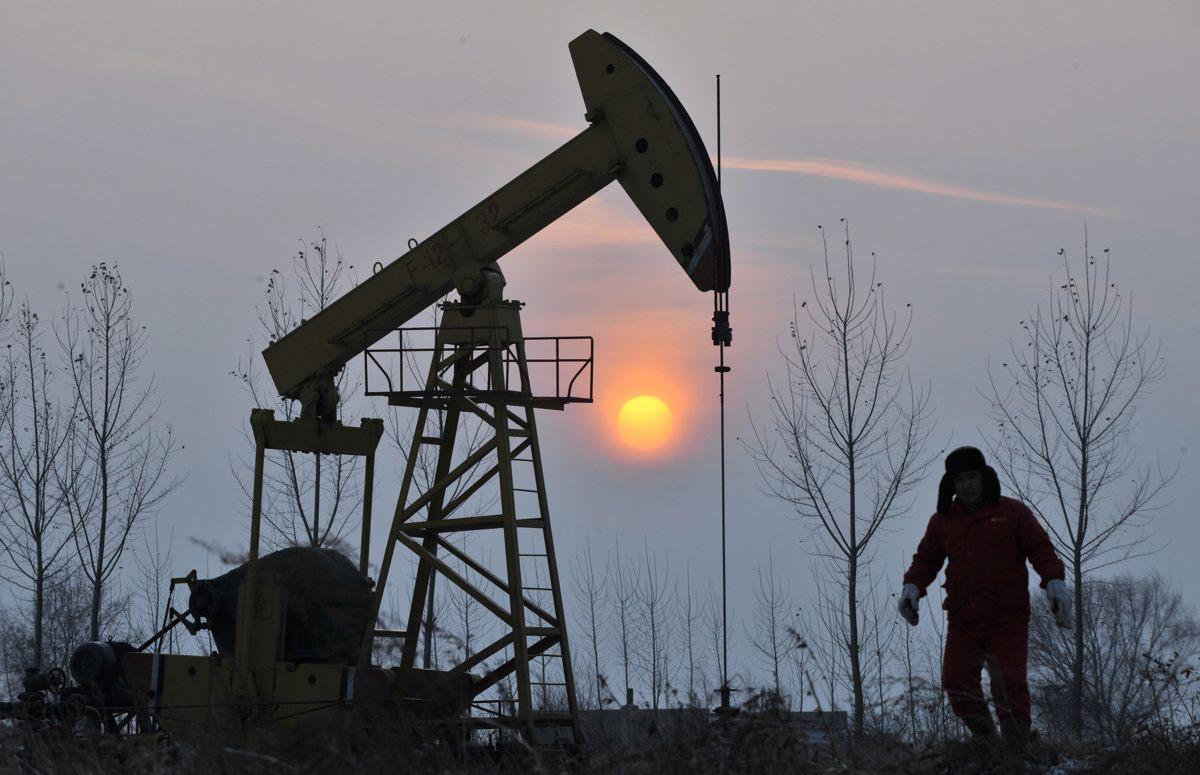 Petróleo Brent se dispara y llega a los US$81 dólares, pero se desinfla