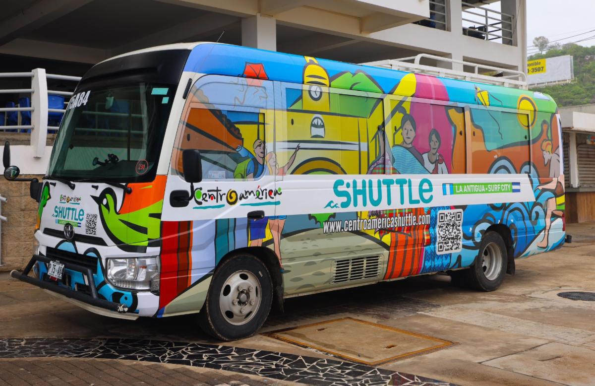 Surf City y Antigua Guatemala lanzan ruta directa para potenciar el turismo