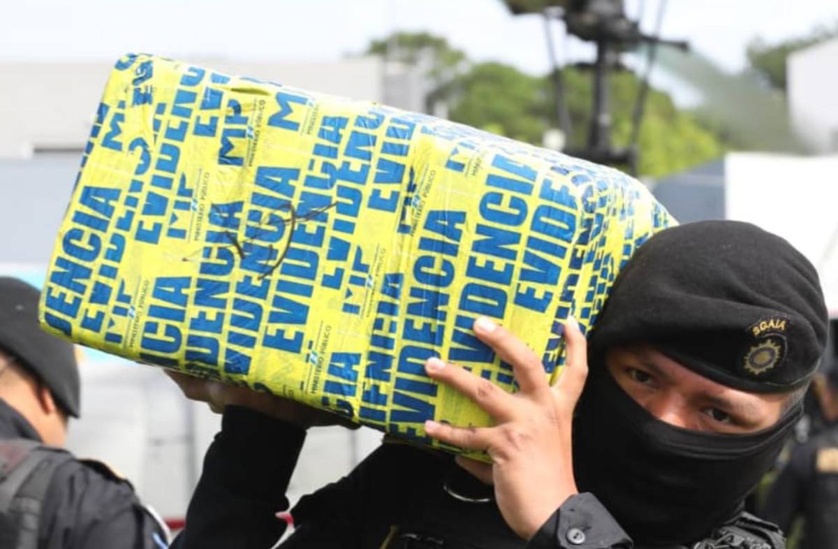 Guatemala captura a cinco mexicanos y un salvadoreño con 1.500 paquetes de cocaína