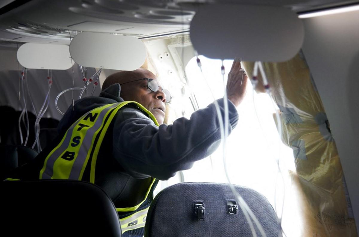 Jefe de Boeing reconoce 'error' tras incidente de Alaska Airlines