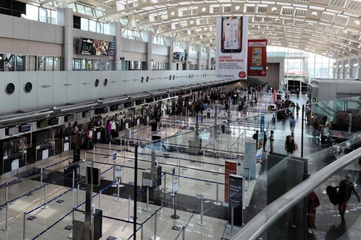 Falla eléctrica paraliza aeropuertos de Costa Rica la mañana de este miércoles
