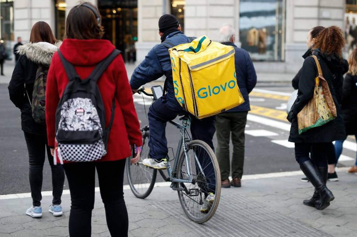 Repartidores de Glovo en España tendrán contrato laboral y dejarán de ser autónomos