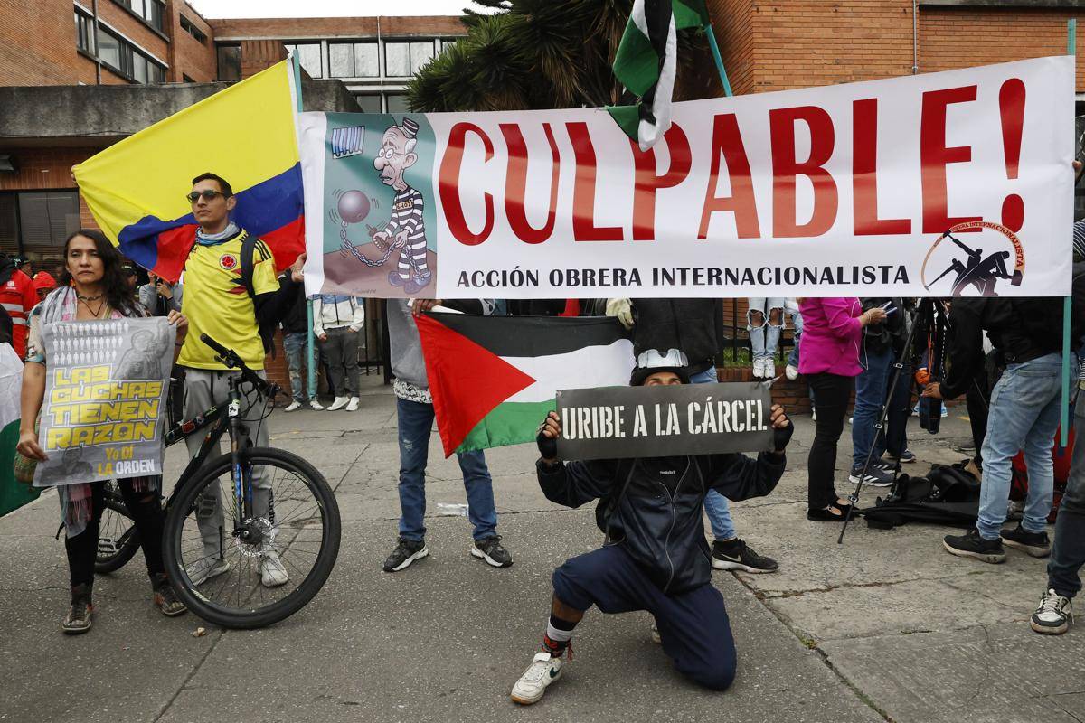 Colombia: Álvaro Uribe es el primer expresidente condenado penalmente