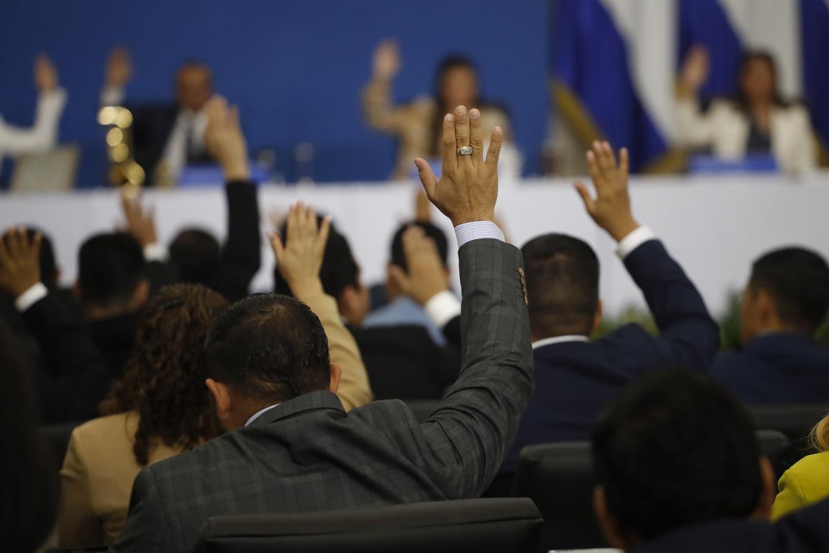 El Salvador: posturas encontradas tras eliminación del financiamiento público para partidos políticos