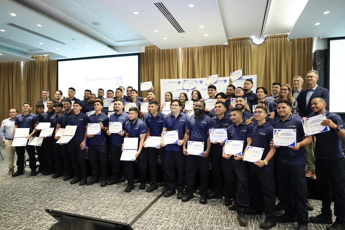 Copa Airlines gradúa a técnicos aeronáuticos, con mayor presencia femenina