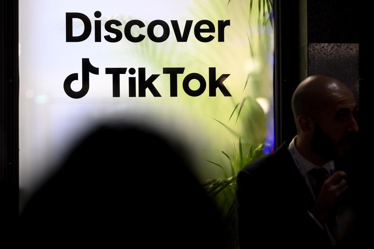 China pide a EEUU que 'oiga voz de la razón' sobre TikTok