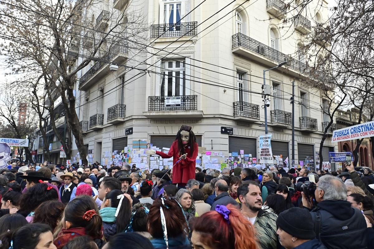 Argentina: expresidenta Cristina Fernández ya fue detenida y acá pagará su pena