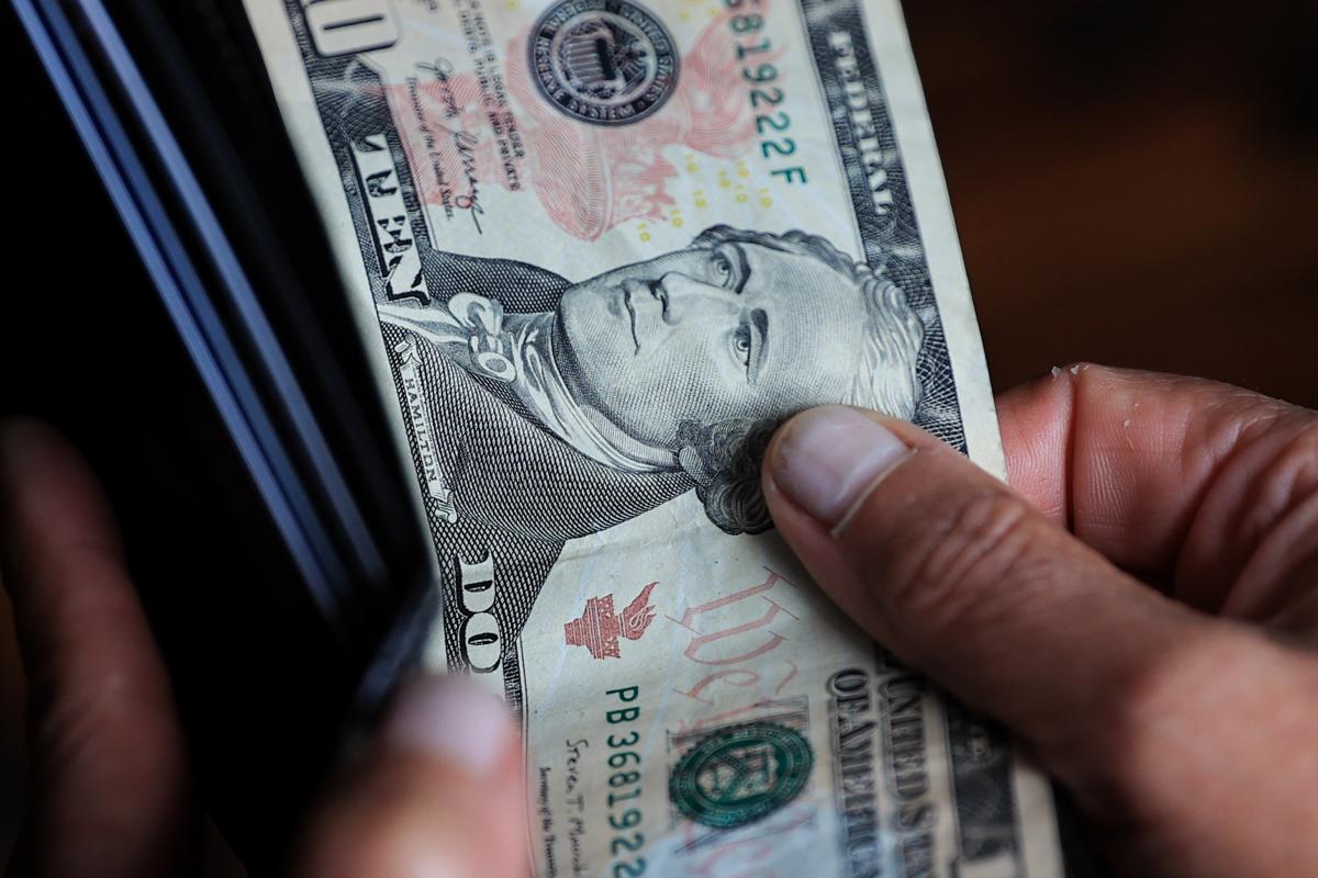 Impacto de impuesto a las remesas desde EEUU: caerían hasta 1,6 %