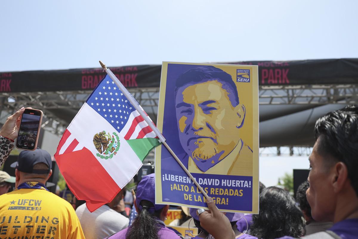 Los Ángeles: ¿Porqué ondea la bandera de México en las protestas? estas son 4 claves