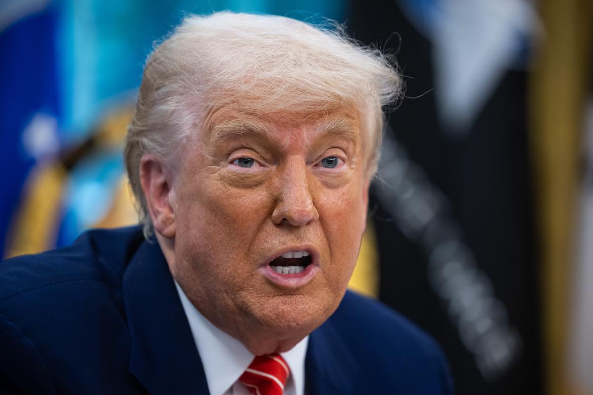 Donald Trump anuncia que subirá los aranceles al acero del 25 % al 50 %