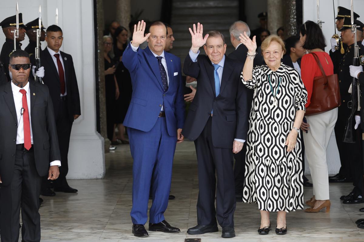 González Urrutia promete seguir 'con esta lucha' hasta que se respete la voluntad popular