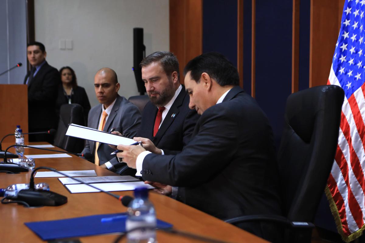 Guatemala y EEUU pactan intercambio de datos penitenciarios contra el terrorismo