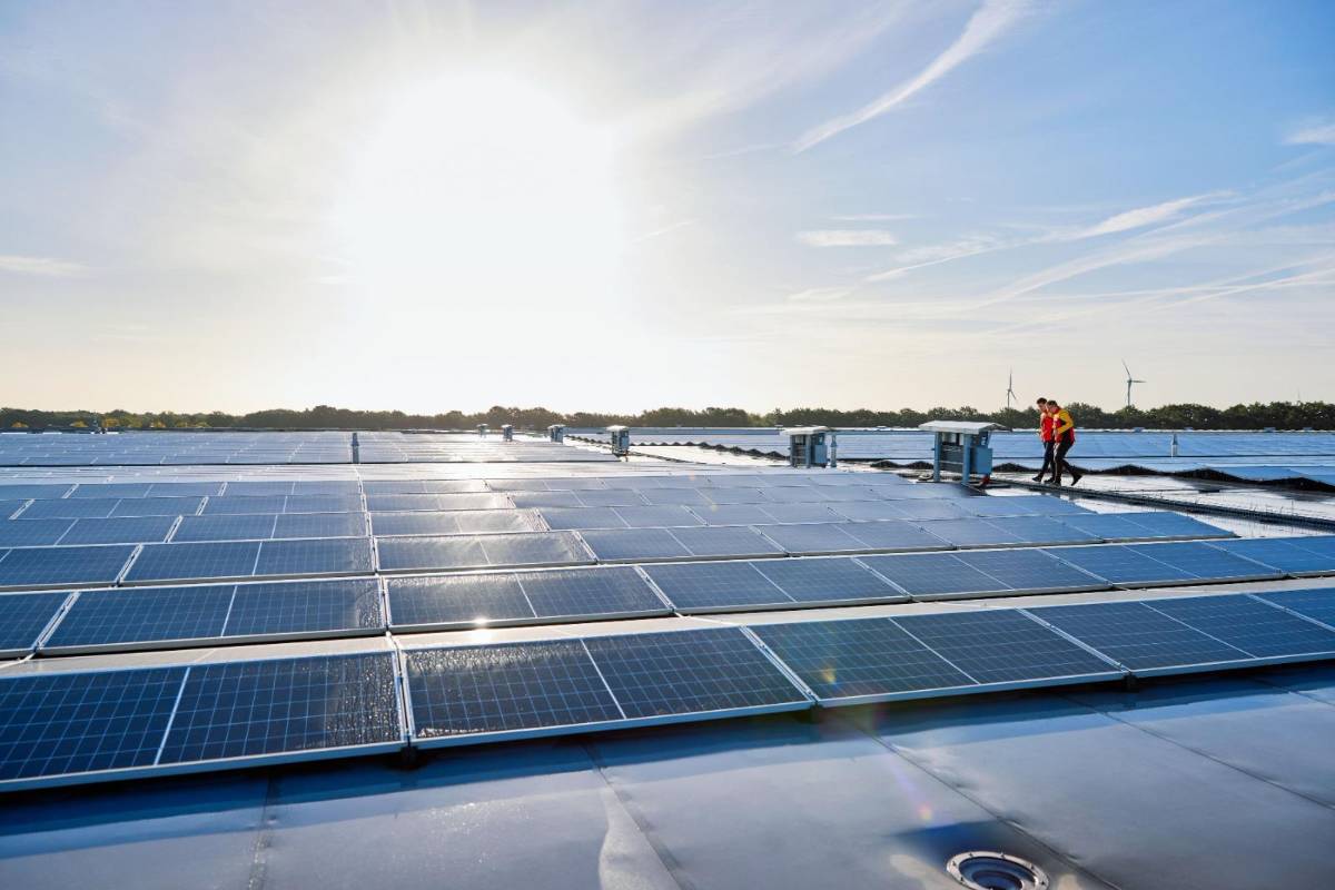 DHL Global Forwarding instala más de 1.700 paneles solares en Costa Rica