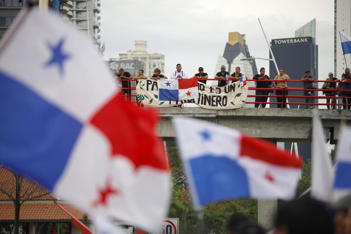 Panamá: Protestas continúan con más enfrentamientos entre policía y manifestantes