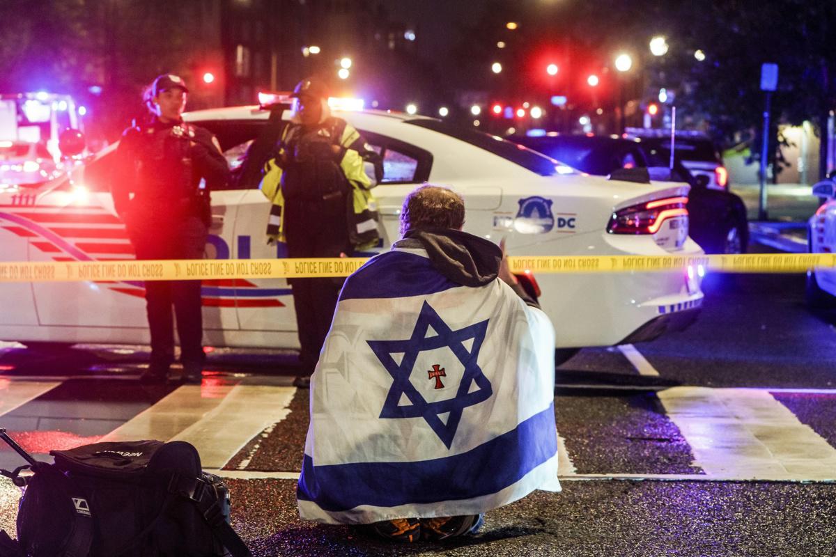Israel condena como 'antisemitismo' el ataque a miembros de su embajada en EEUU