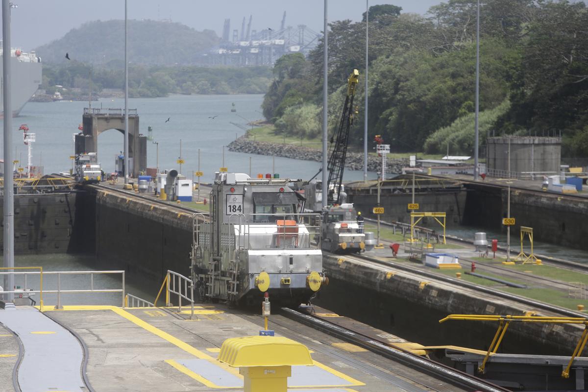Buscarán que buques de EEUU pasen gratis por el Canal de Panamá