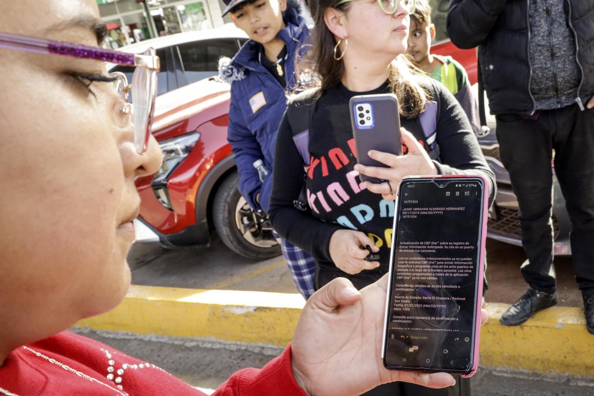 EEUU revoca permisos para casi un millón que usaron CBP One y les pide autodeportarse