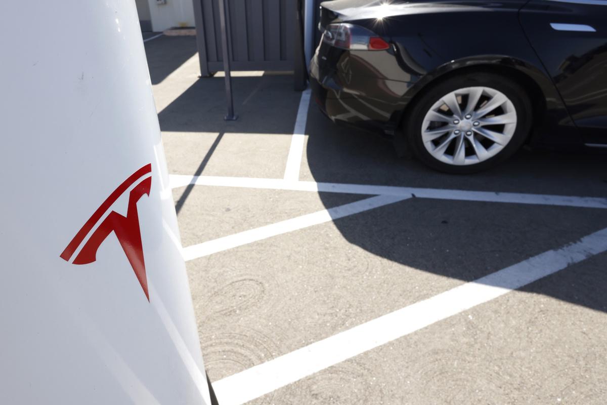 Tesla sufre por nuevo anuncio de Elon Musk