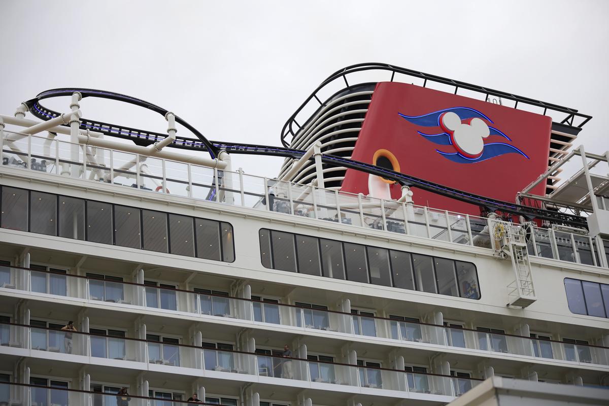 Crucero Disney Adventure, buque de mayor capacidad en cruzar el Canal de Panamá