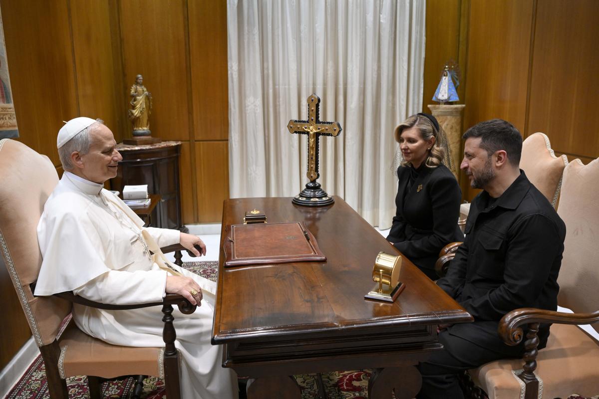 Zelenski dice que Vaticano podría acoger reunión con Rusia