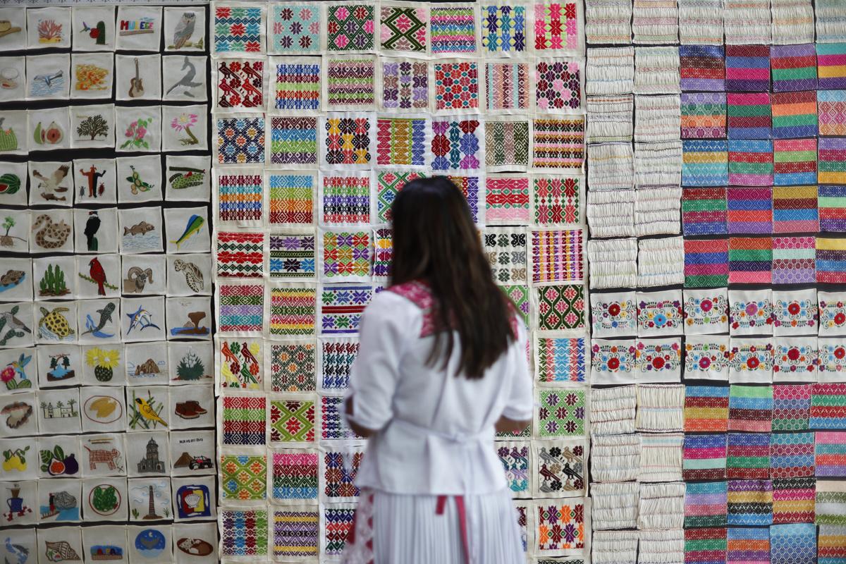 Récord Guinness reconoce a México por la exposición de bordados más grande del mundo