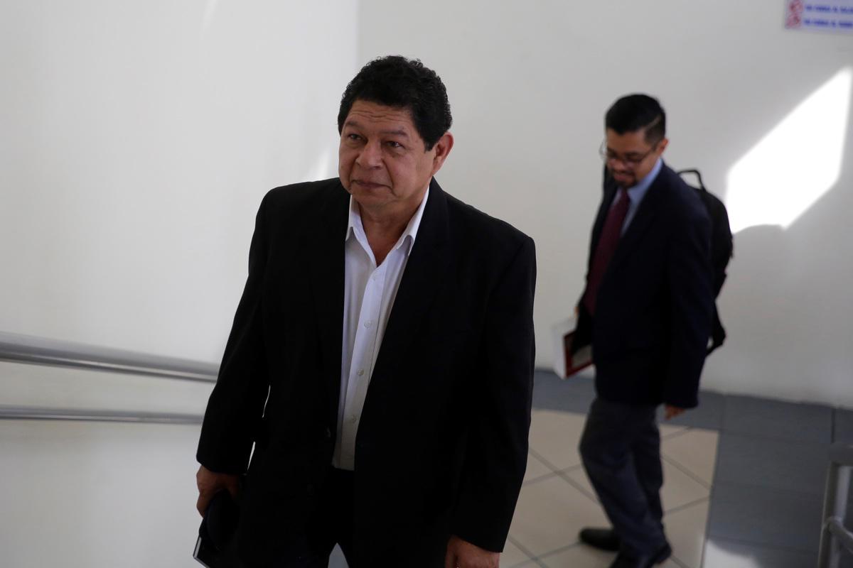 El Salvador: exministros sentenciados a 28 años por negociaciones con pandillas